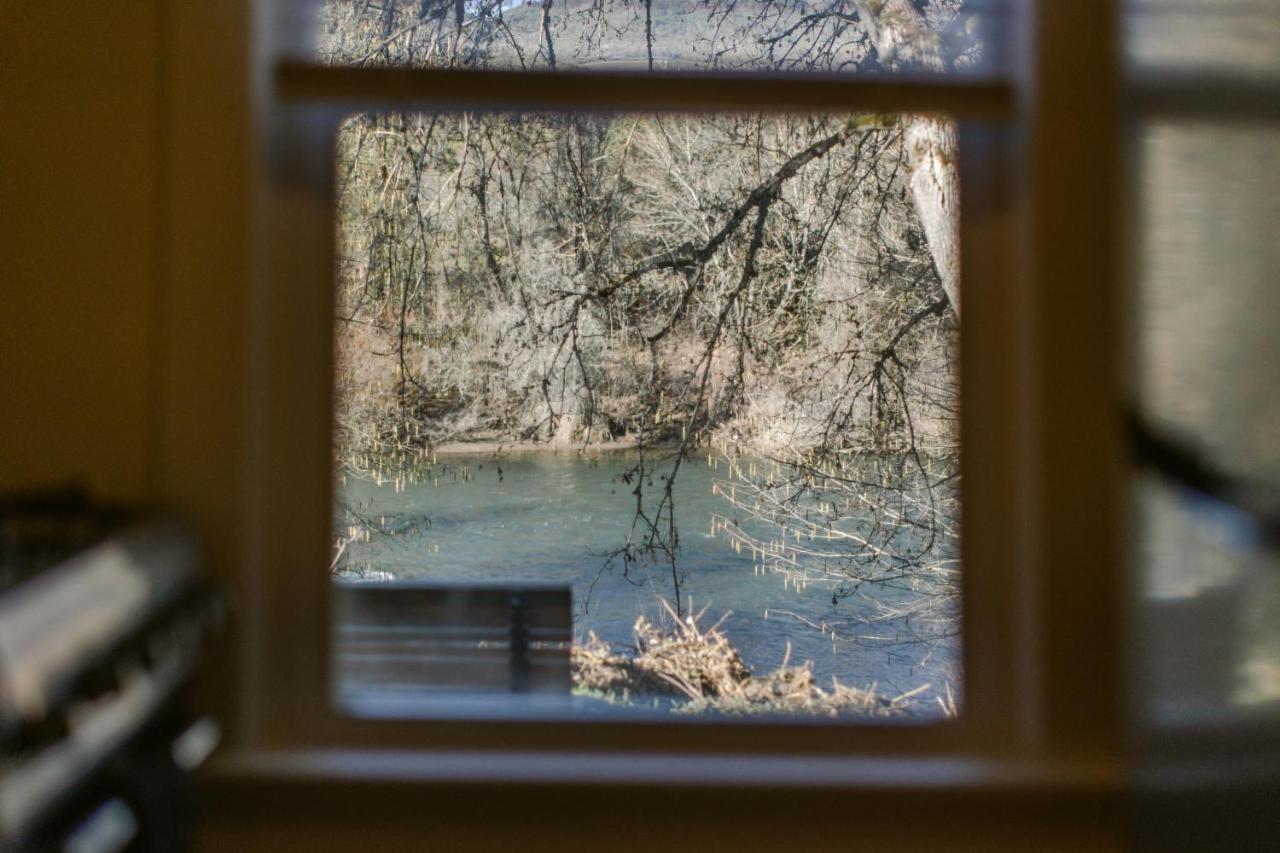 Waterfront River Apartments Rogue River Exterior foto